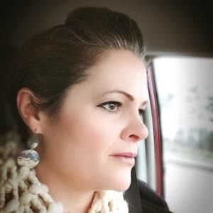 Meet your Posher, Caitlin